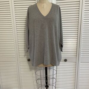 HANIA NEW YORK Cashmere Marley V-Neck Sweater in Grey